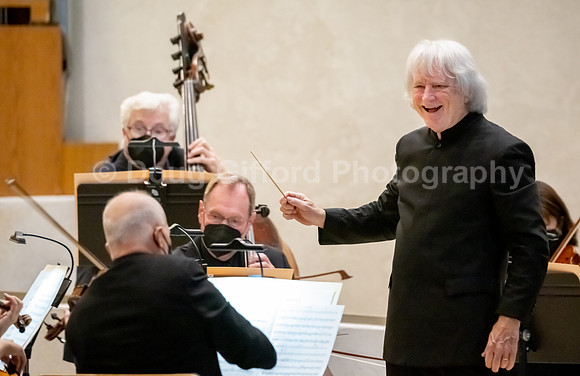 Pacific Symphony and the Pacific Chorale will present a “Concert for Healing”