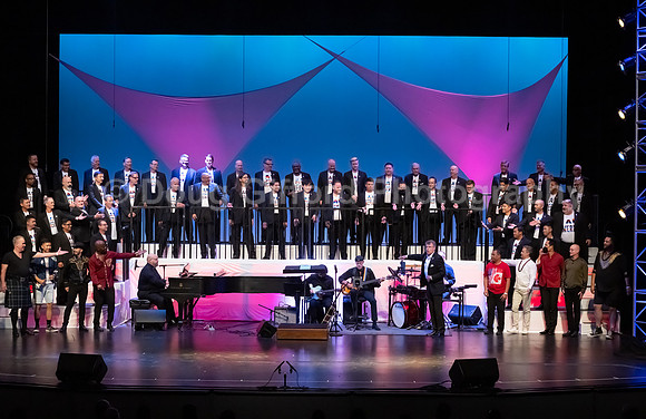 MenAlive - OC Gay Men's Chorus / "I am America"