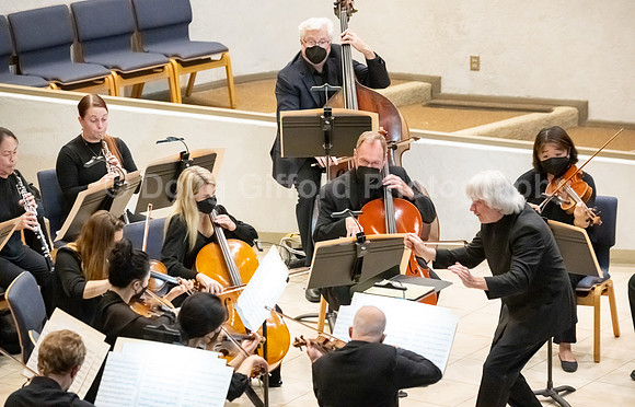Pacific Symphony and the Pacific Chorale will present a “Concert for Healing”