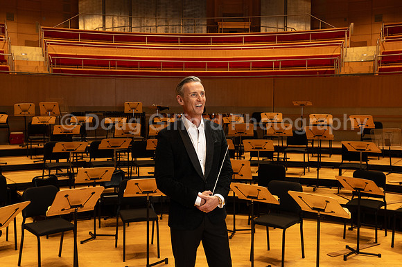 Portraits of the Pacific Symphony Artistic & Music Director Designate, Alexander Shelley and Pacific Symphony Principal Pops Conductor, Enrico Lopez-Yañez