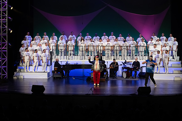 MenAlive - OC Gay Men's Chorus / "I am America"