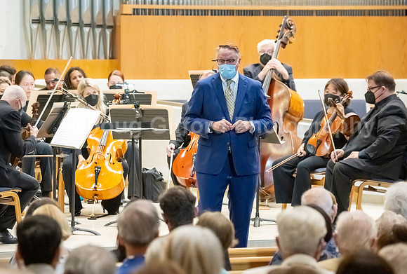 Pacific Symphony and the Pacific Chorale will present a “Concert for Healing”