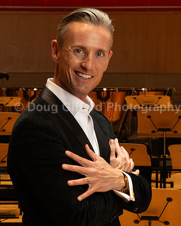 Portraits of the Pacific Symphony Artistic & Music Director Designate, Alexander Shelley and Pacific Symphony Principal Pops Conductor, Enrico Lopez-Yañez