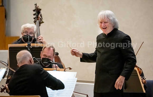 Pacific Symphony and the Pacific Chorale will present a “Concert for Healing”