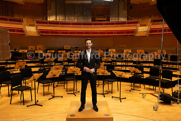 Portraits of the Pacific Symphony Artistic & Music Director Designate, Alexander Shelley and Pacific Symphony Principal Pops Conductor, Enrico Lopez-Yañez