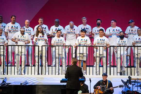 MenAlive - OC Gay Men's Chorus / "I am America"