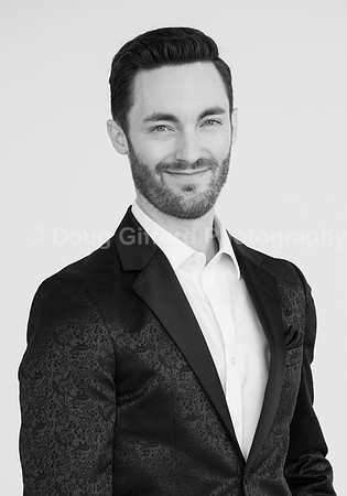 Portraits of the Pacific Symphony Artistic & Music Director Designate, Alexander Shelley and Pacific Symphony Principal Pops Conductor, Enrico Lopez-Yañez