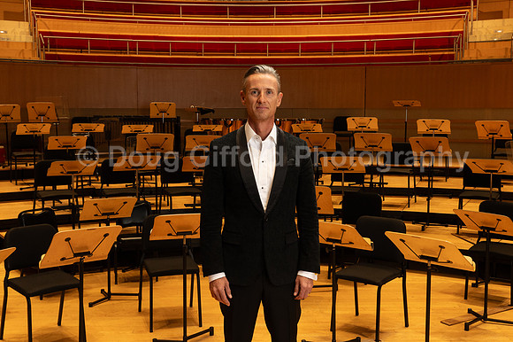 Portraits of the Pacific Symphony Artistic & Music Director Designate, Alexander Shelley and Pacific Symphony Principal Pops Conductor, Enrico Lopez-Yañez